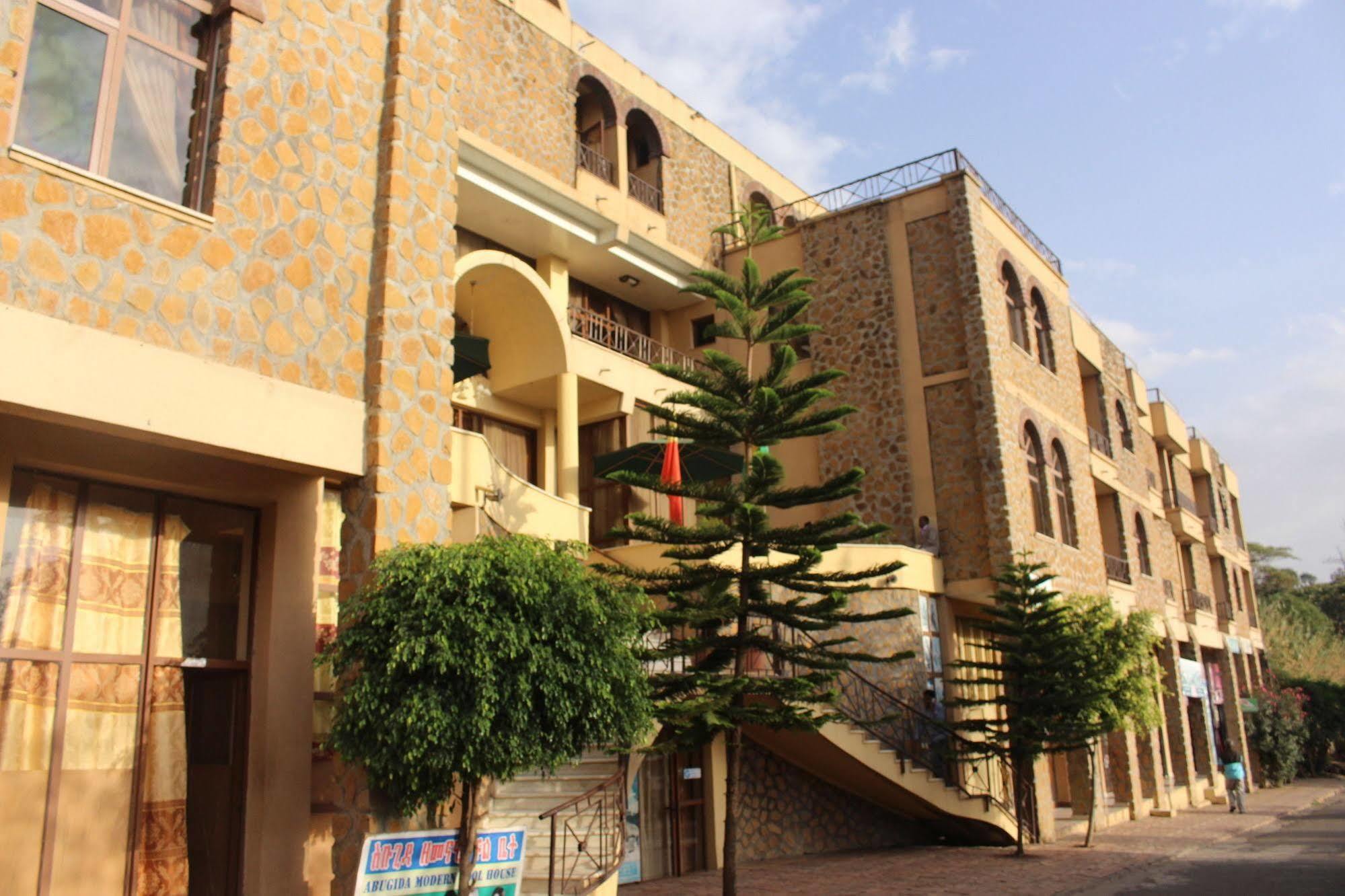 Taye Belay Hotel 贡德尔 外观 照片
