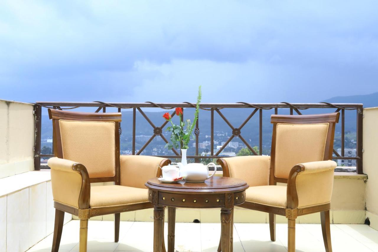 Taye Belay Hotel 贡德尔 外观 照片