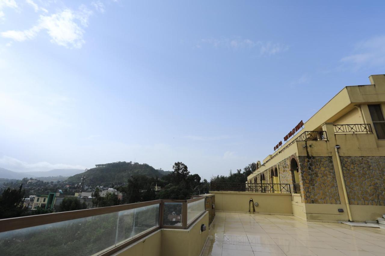 Taye Belay Hotel 贡德尔 外观 照片