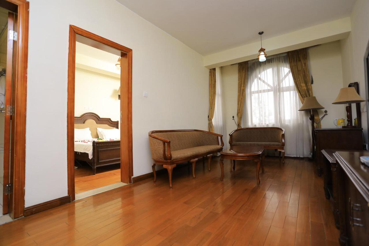 Taye Belay Hotel 贡德尔 外观 照片